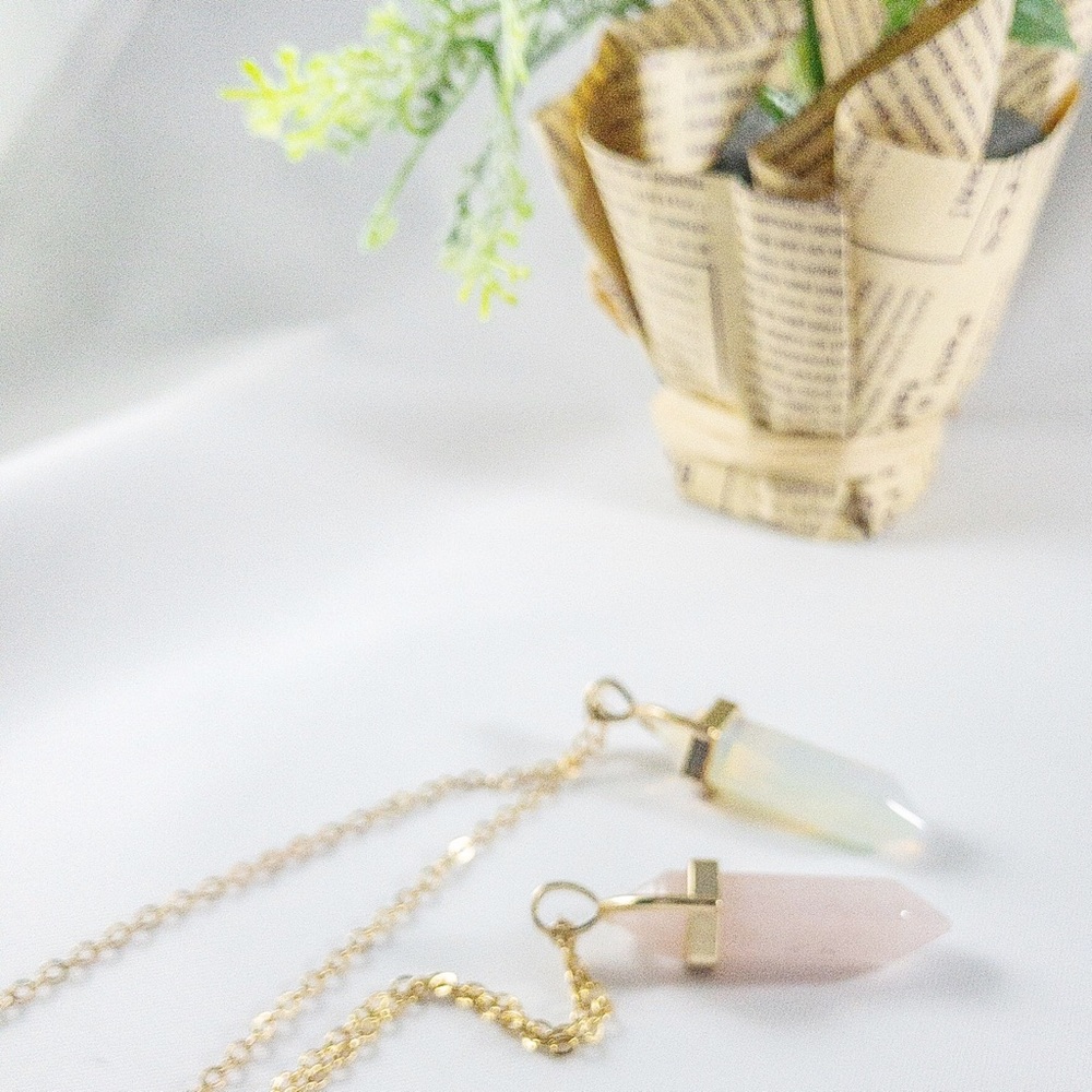 Pink Rose Stone Gold Tone Necklace Crystal🔮